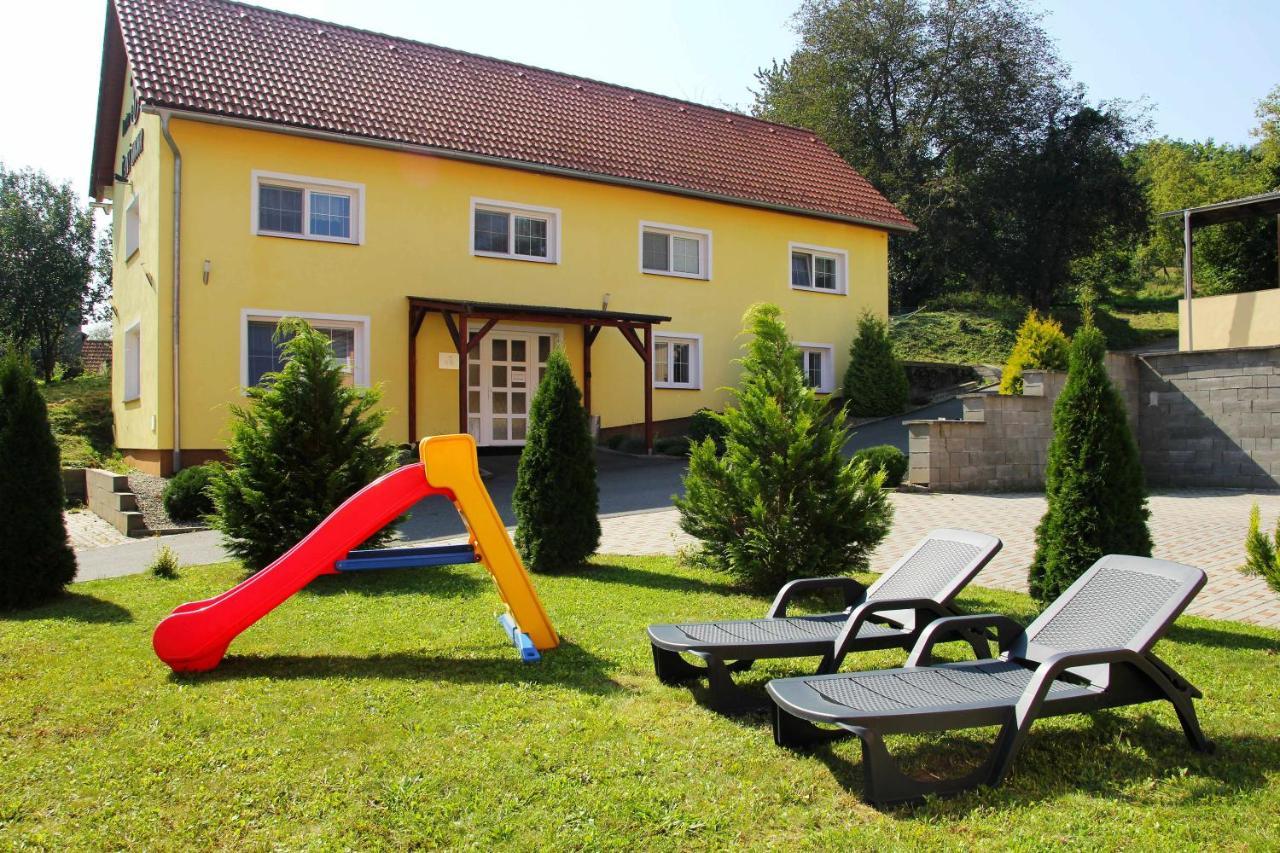 Cerny Kocour Apart Hotel Sarovy Zewnętrze zdjęcie