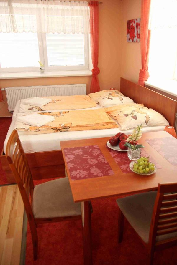 Cerny Kocour Apart Hotel Sarovy Zewnętrze zdjęcie