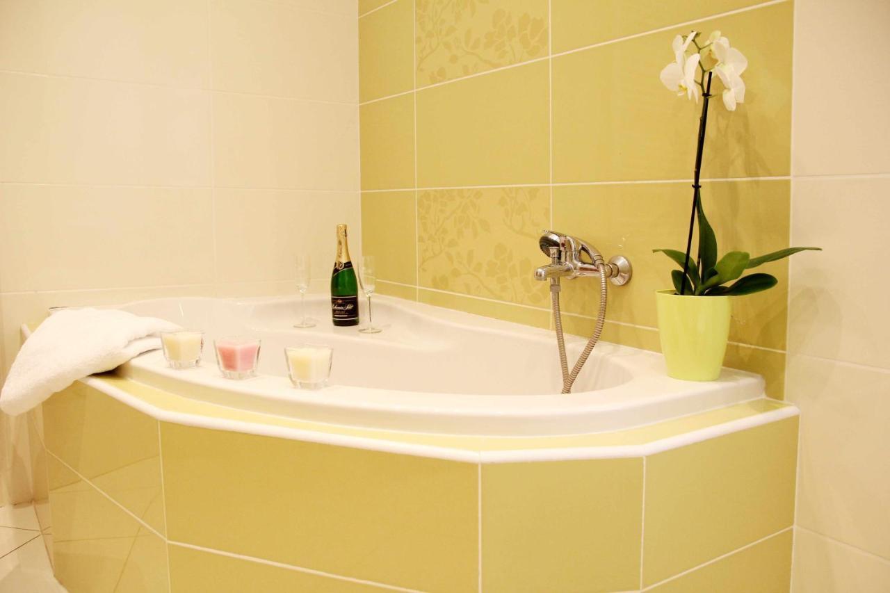 Cerny Kocour Apart Hotel Sarovy Zewnętrze zdjęcie