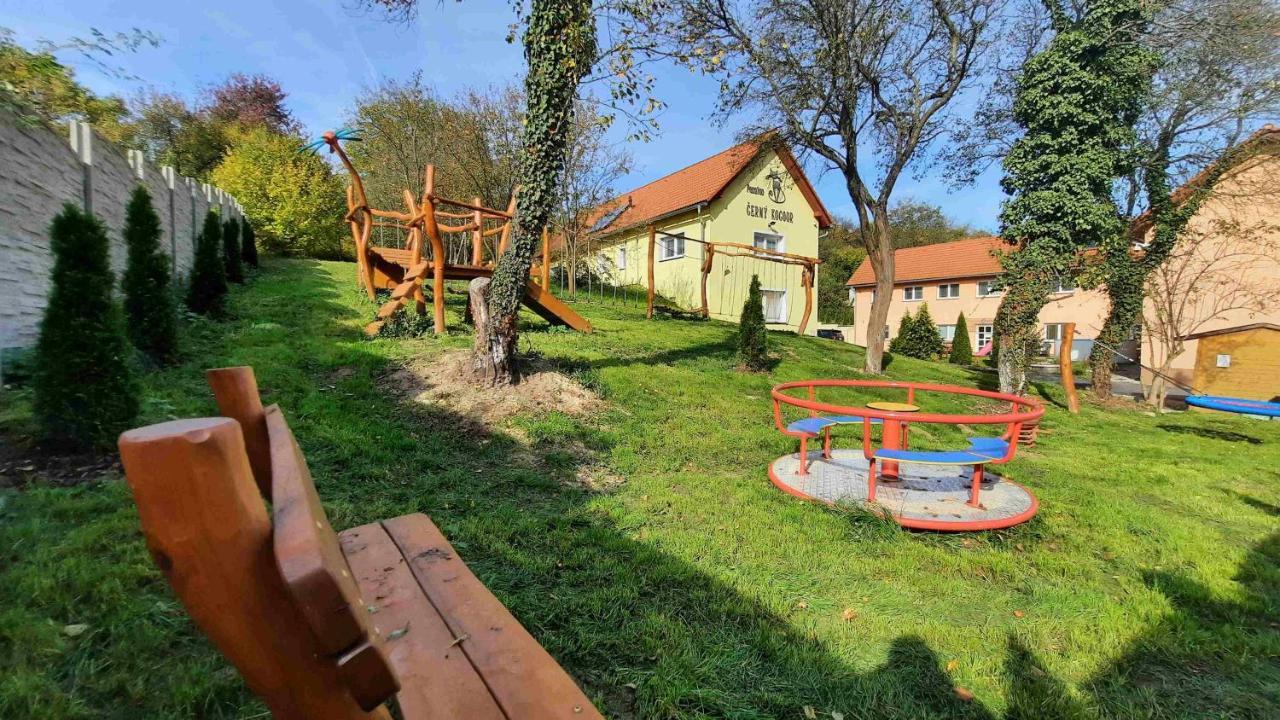 Cerny Kocour Apart Hotel Sarovy Zewnętrze zdjęcie