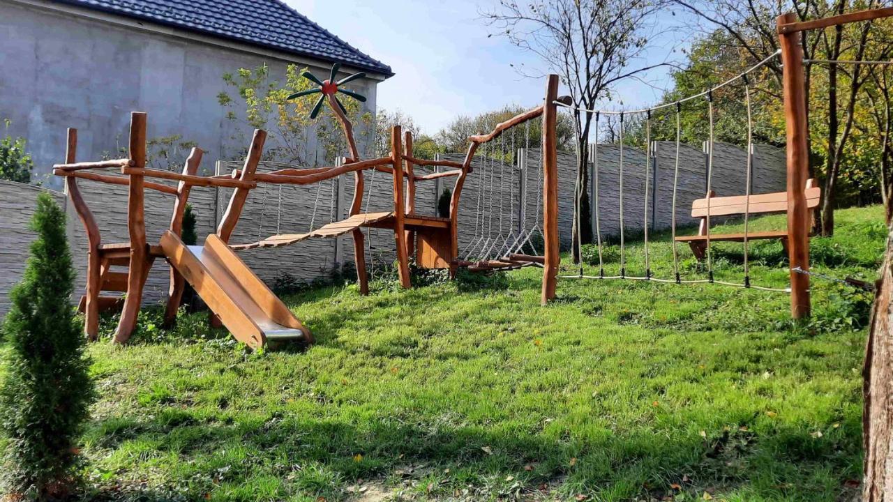 Cerny Kocour Apart Hotel Sarovy Zewnętrze zdjęcie