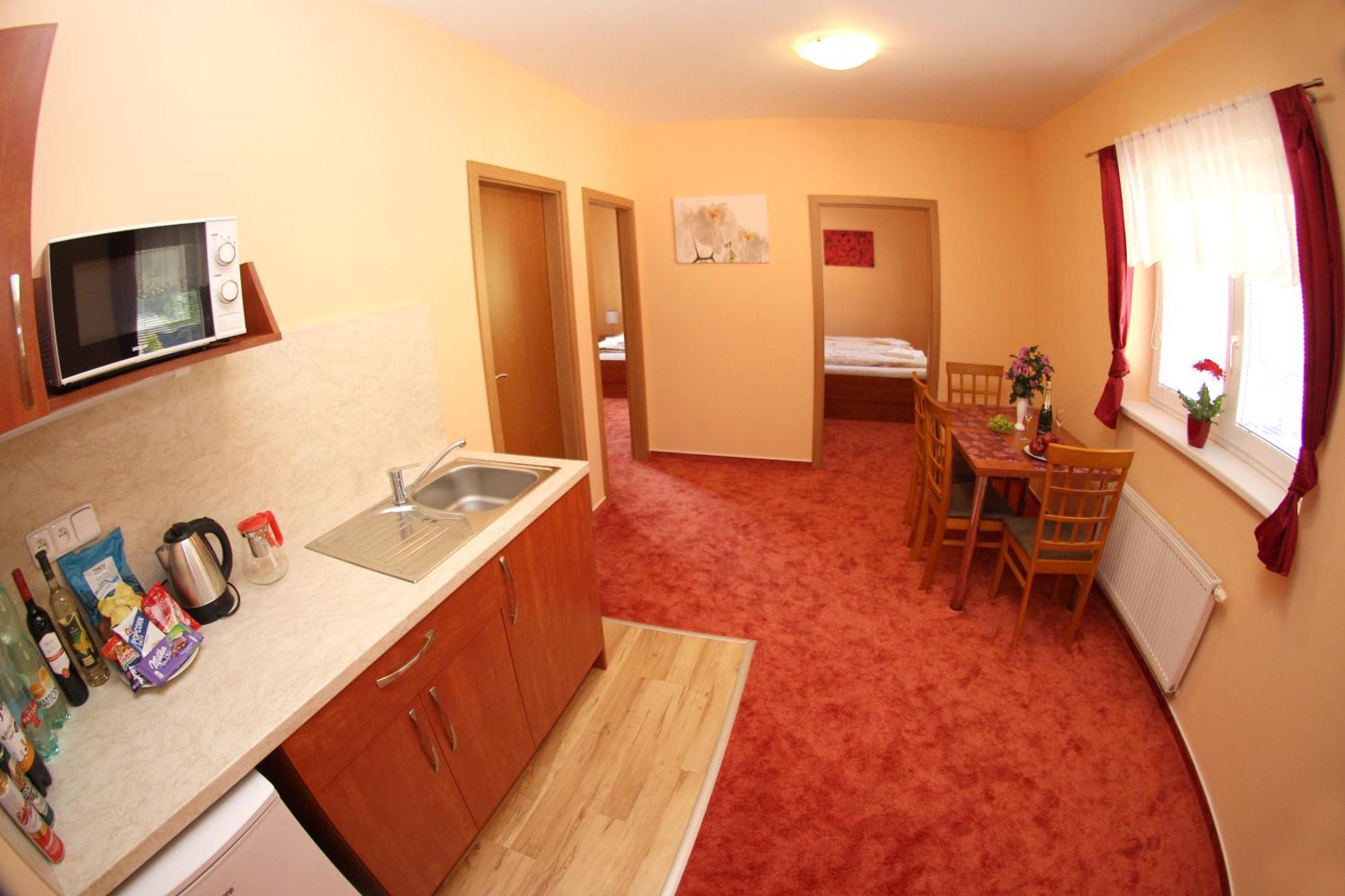 Cerny Kocour Apart Hotel Sarovy Zewnętrze zdjęcie
